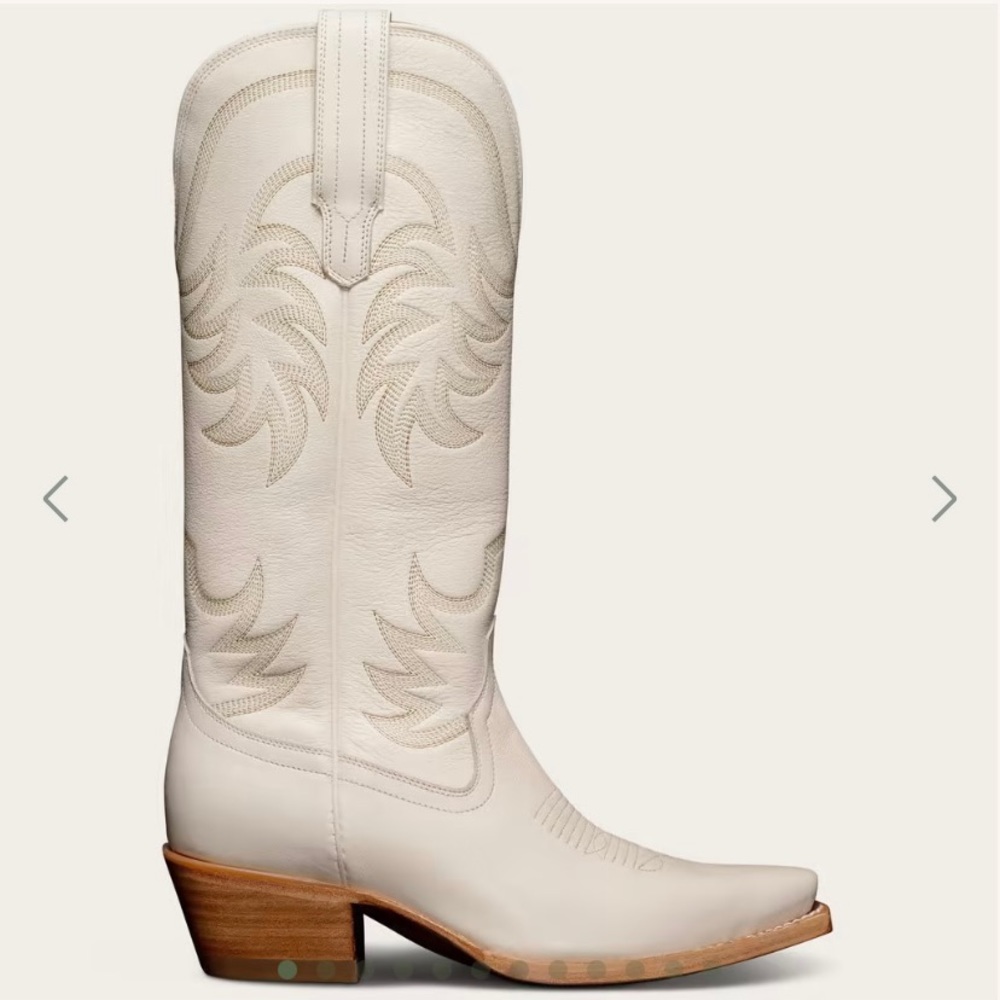 ISO size 6 right Tecovas Annie in bone!